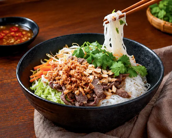 13. Bún bò Nam Bộ · Südvietnamesischer Reisnudelsalat