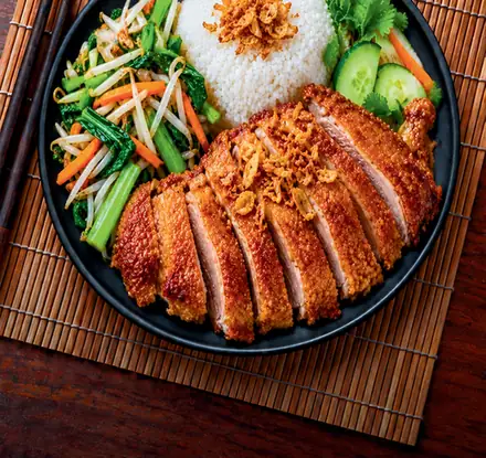 16D. Vịt chiên ăn với rau xào · Knusprige Ente mit Gemüse